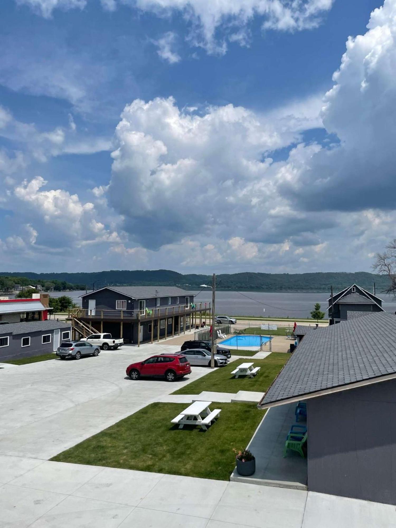 Double Room Lake City Екстер'єр фото